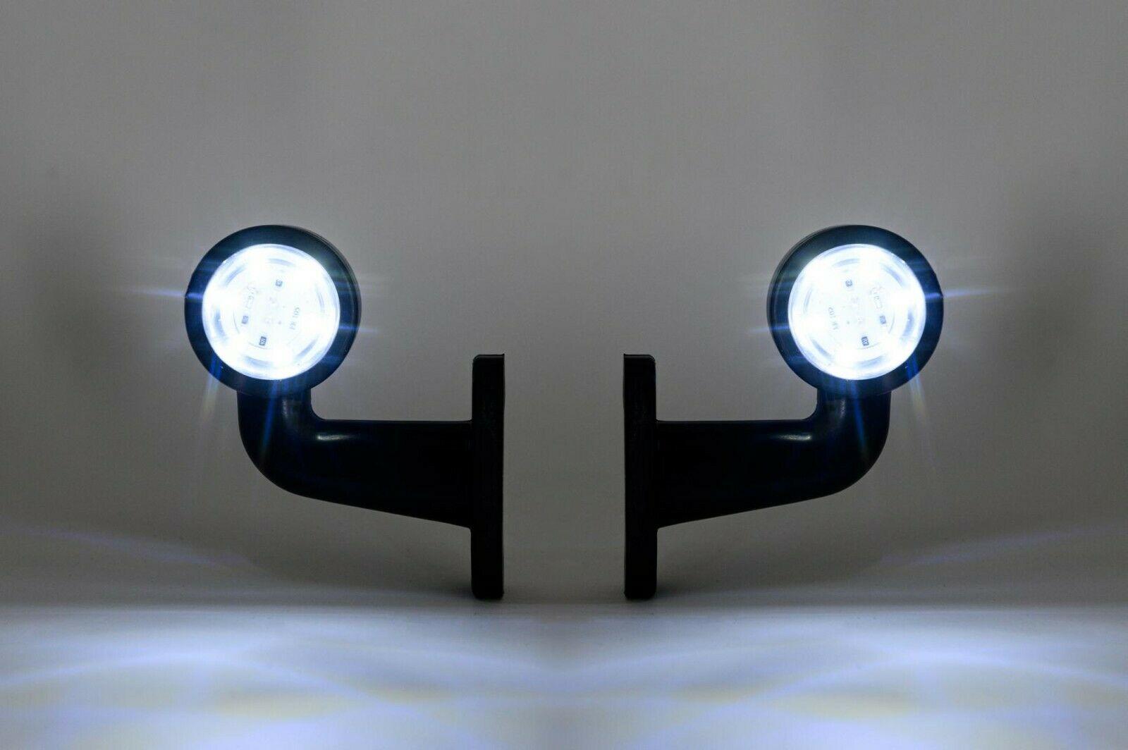 2x LED ЛЕД къси мини странични габаритни светлини тип рогче 12V 24V червено и бели за камион ремарке