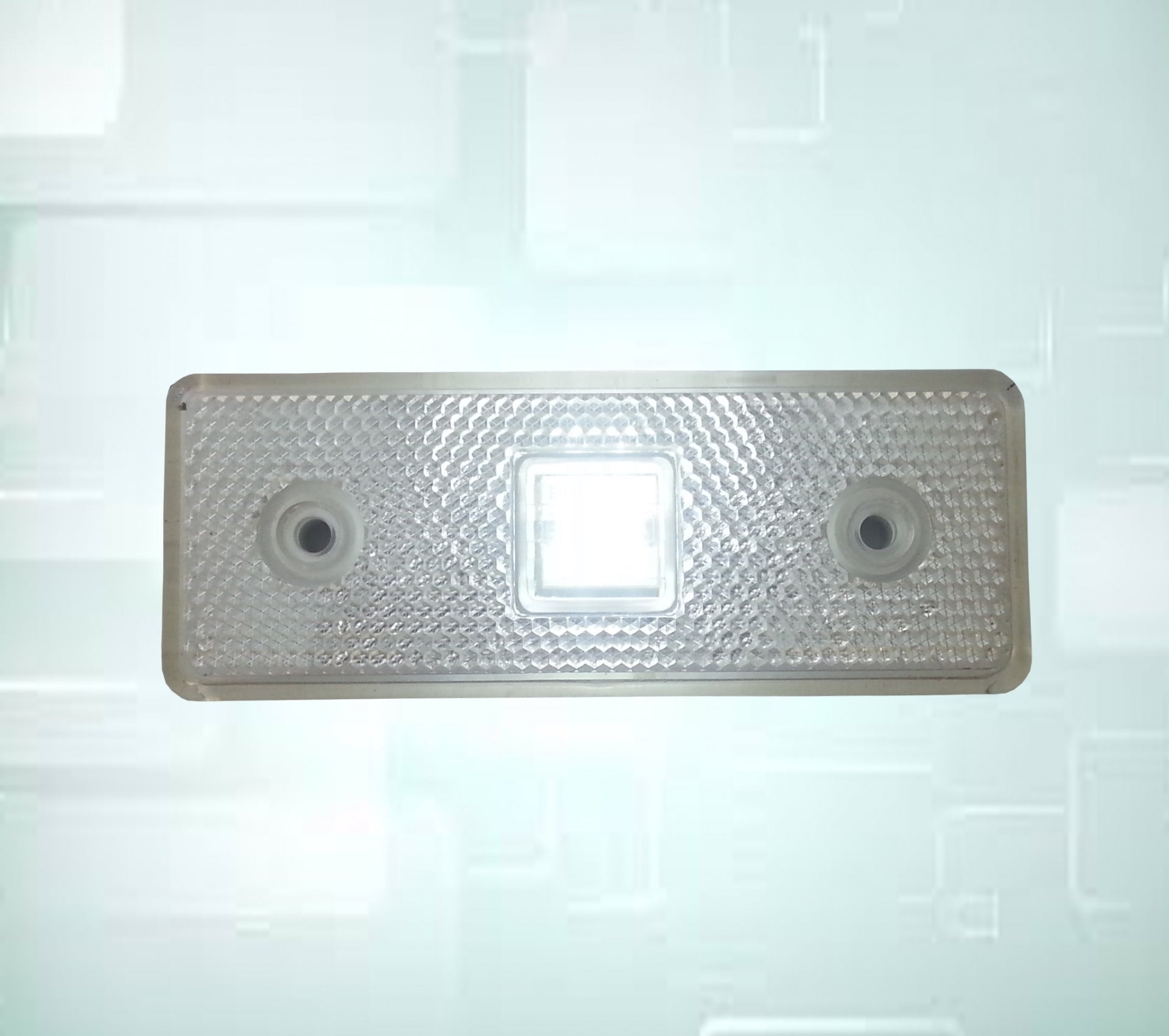 12V Диоден 4 LED ЛЕД Маркер габарит токос светлина за камиони бус ван ремарке каравана - 110 мм х 40 мм - бял