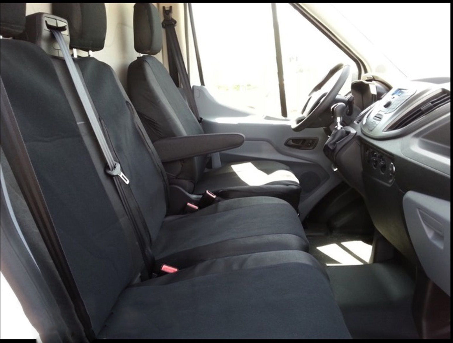 2+1 комплект калъфи / тапицерия - специално ушити за Ford Transit 2013+ - пасват перфектно - с отвор за барчето на двойната седалка - черно