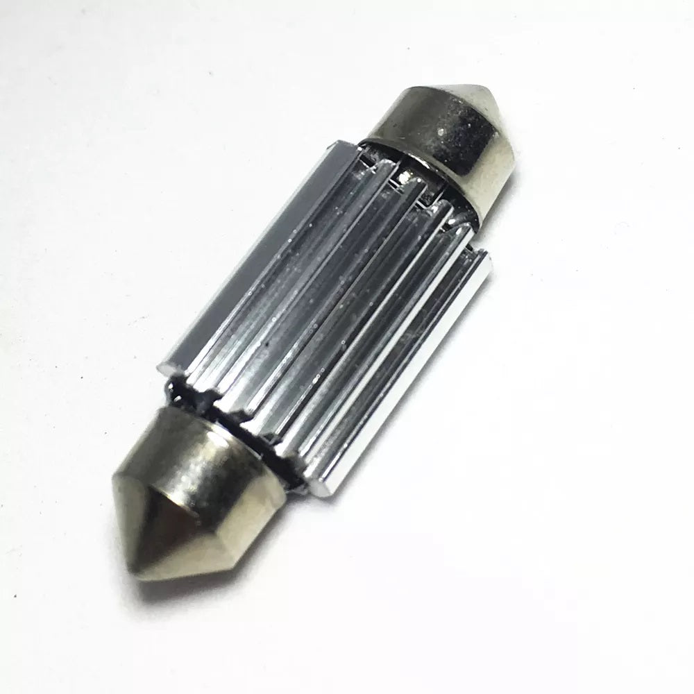 Комплект от 2 броя LED Лед Диодни Крушки 8 SMD 31мм 12V Бяла Светлина в блистер