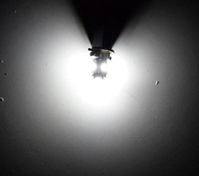 Комплект от 2 броя Лед Крушки За Габарит Т10 W5W LED 5 SMD Canbus 12V Бяла Светлина в блистер