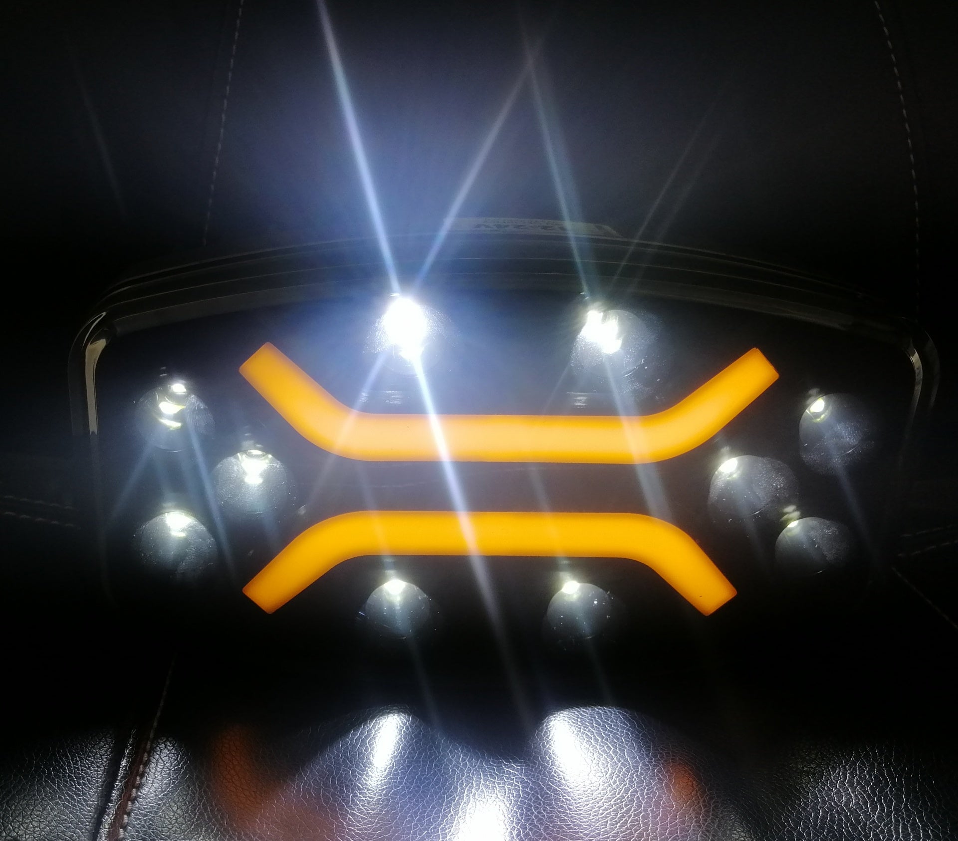 LED ЛЕД Високомощен диоден фар халоген лампа 12V - 24V бяло-жълто за АТВ джип камион трактор земеделски и селскостопански машини и др. 245 x 139 x 70 mm