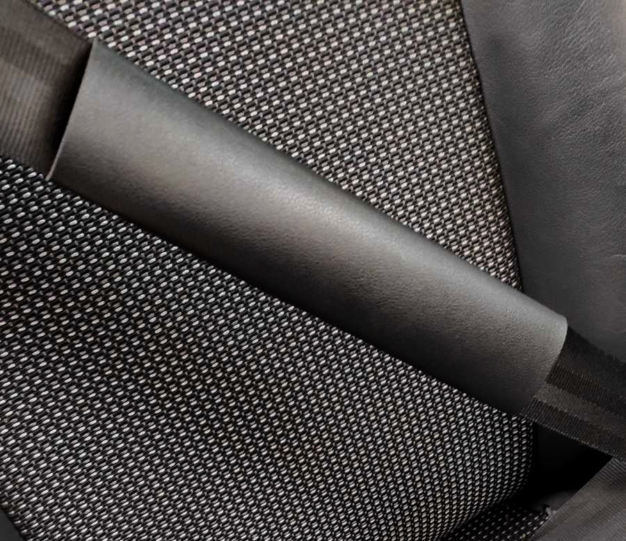 Комплект от 2бр калъфи калъф протектор за предпазен колан черен