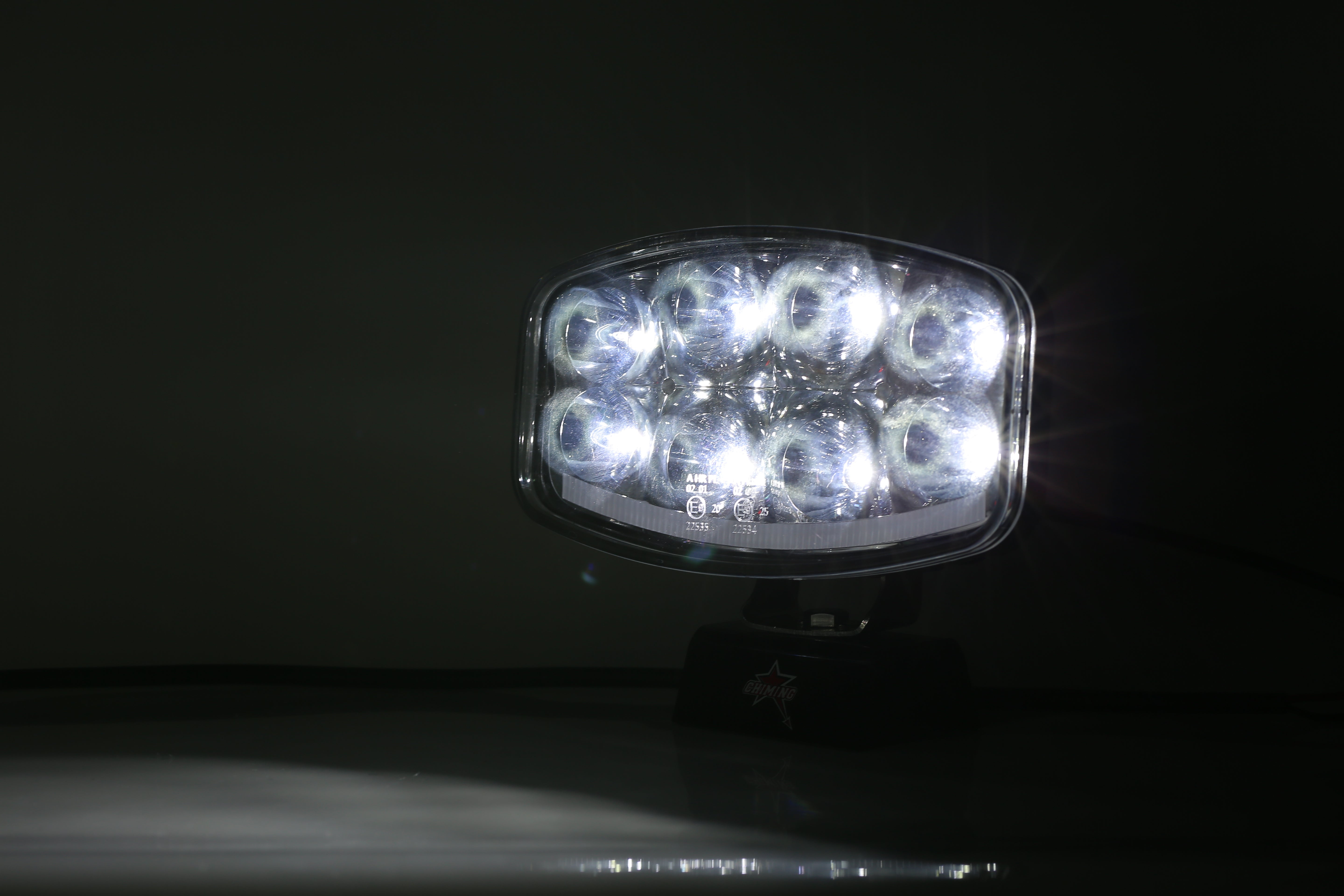 Нов мощен 64W LED ЛЕД Фар Халоген Лампа с Три Функции Неон Neon Ефект 12V - 24V Бяла светлина 6500LM