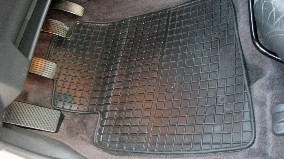Гумени стелки за Vovlo S40 / V40 (1996-2004)