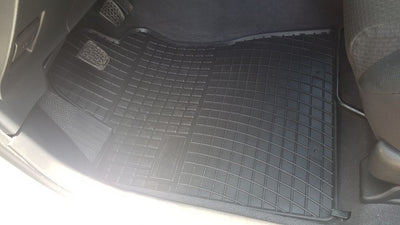 Гумени стелки Frogum за Toyota Corolla Verso (2004-2009) – пасване по модел