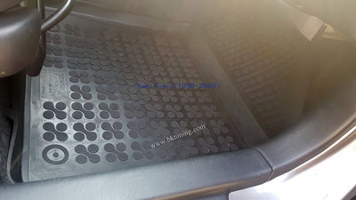 Гумени стелки Rezaw-Plast тип леген за Toyota Yaris 2005–2011 / Urban Cruiser 2009+ / Great Wall Volex C10