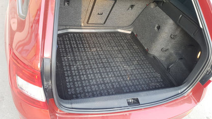 ГУМЕНА СТЕЛКА ЗА БАГАЖНИК ЗА SKODA OCTAVIA III (2013-2019) COMBI VERSION WITH ONE FLOOR - REZAW PLAST
