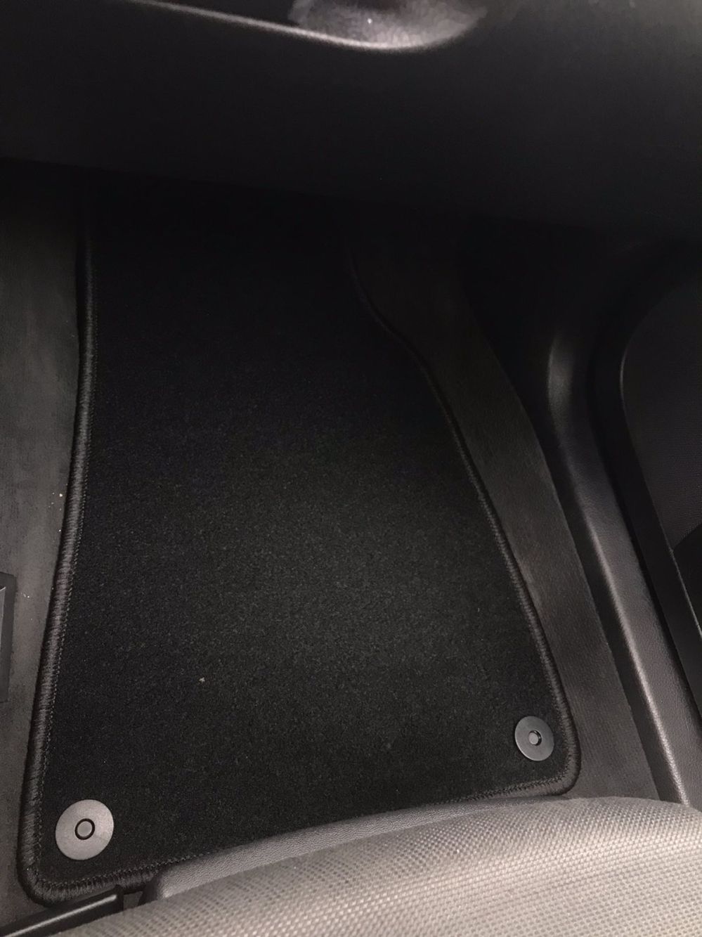Немски мокетни стелки за Audi A4 (B6/B7) - (2001-2007) - PETEX