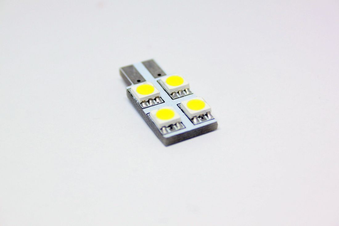 Лед крушки тип T10 с 4 SMD диода от едната страна