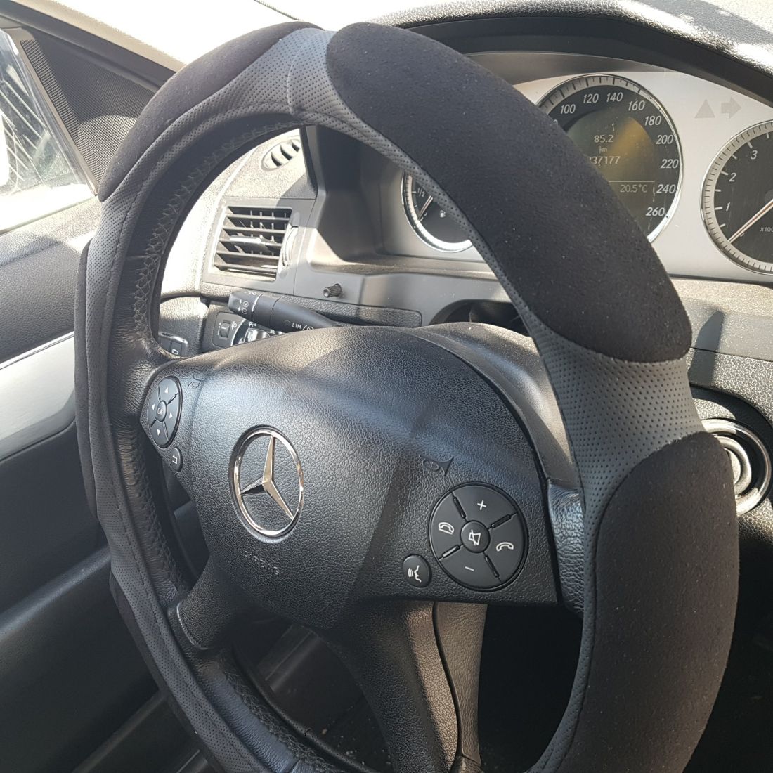 Калъф за волан от еко кожа 38см - Race - черен цвят