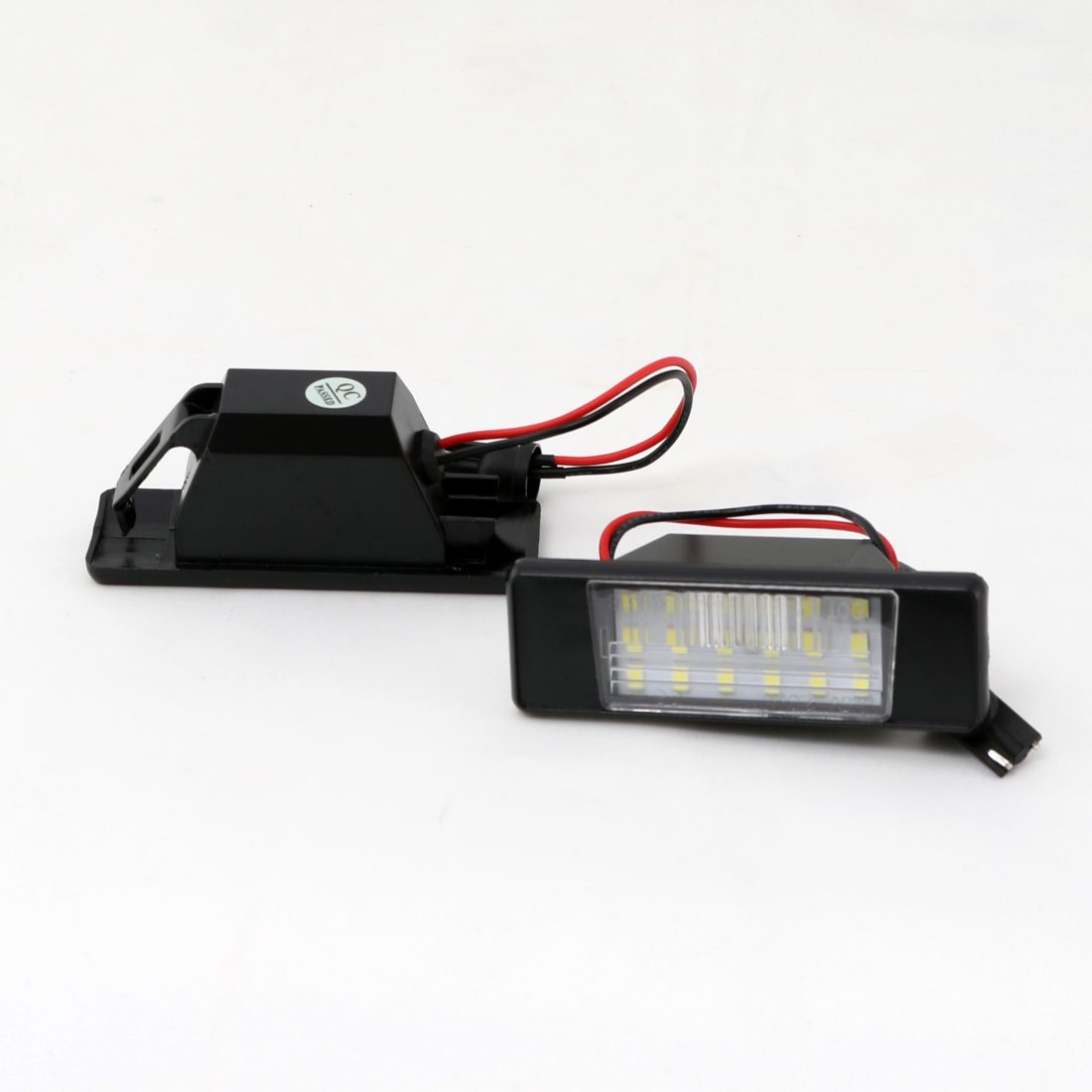 Плафони за осветление на задния номер за Nissan Qashqai / Juke / X-Trail (2007+), 76x26 mm