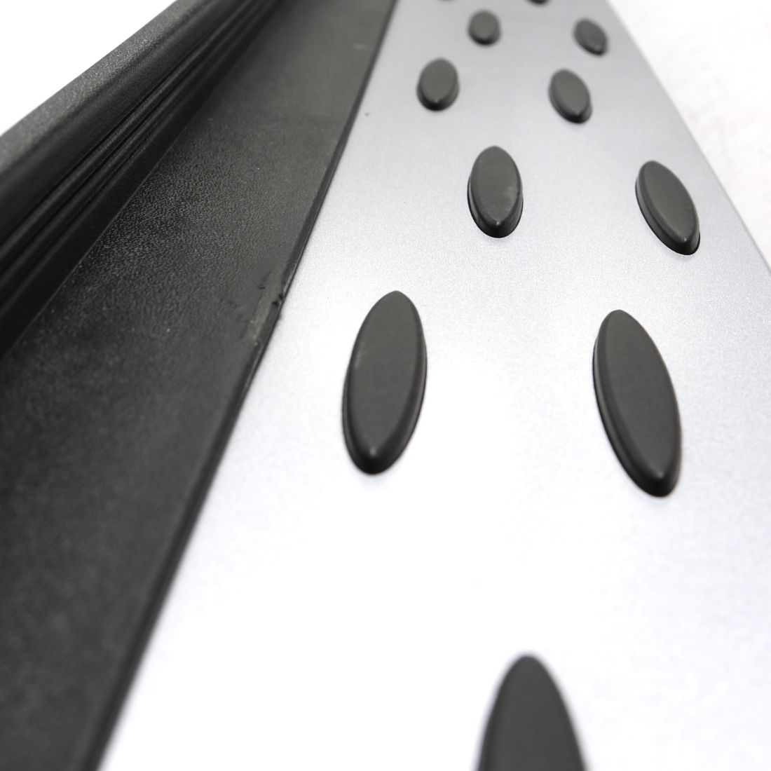 Степенки за Jeep Grand Cherokee (2011+)